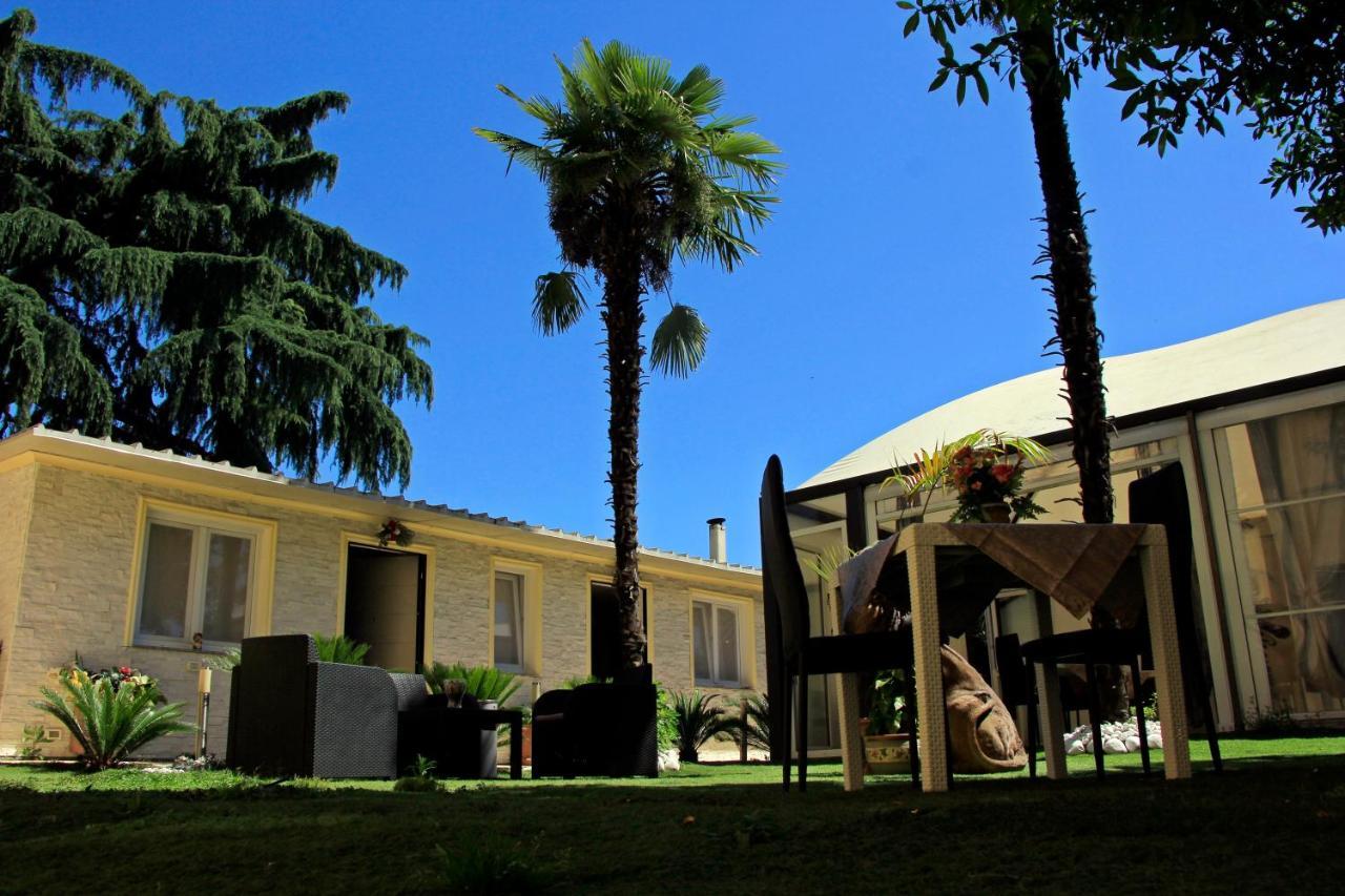 Exclusive Passion Rho Exterior foto