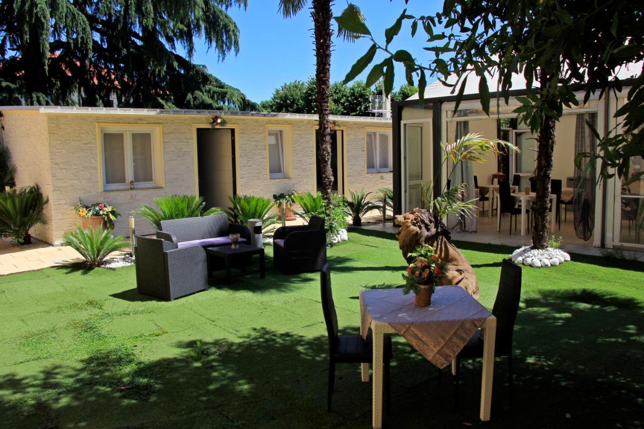 Exclusive Passion Rho Exterior foto