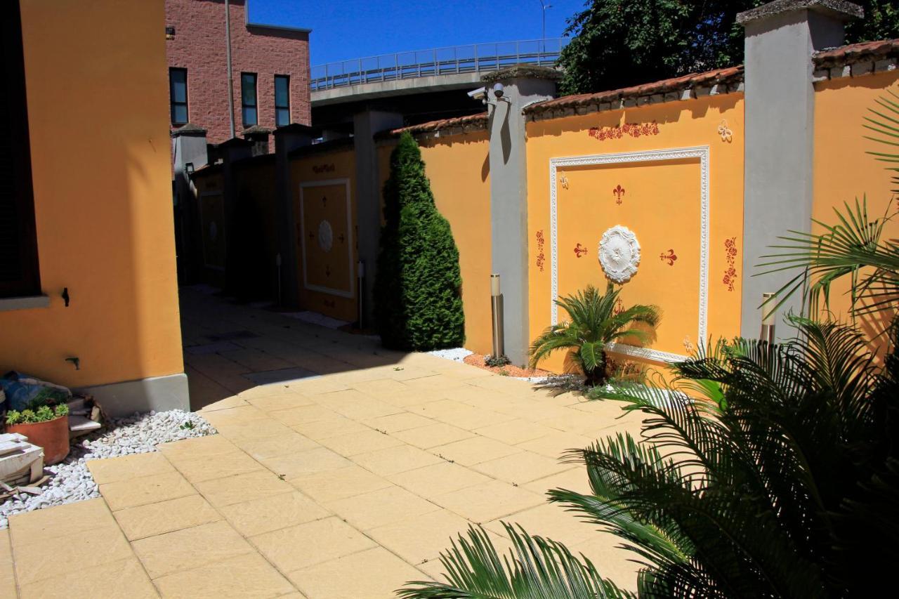 Exclusive Passion Rho Exterior foto