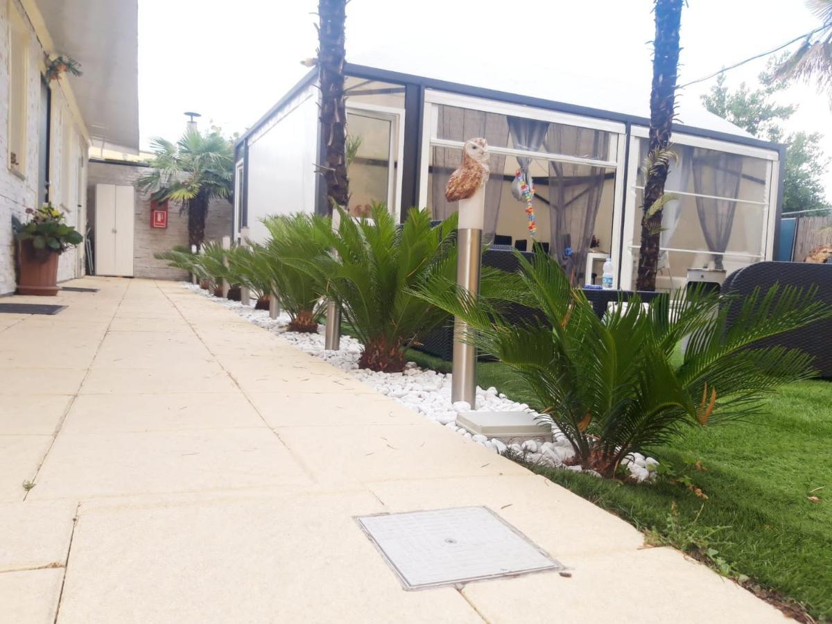 Exclusive Passion Rho Exterior foto