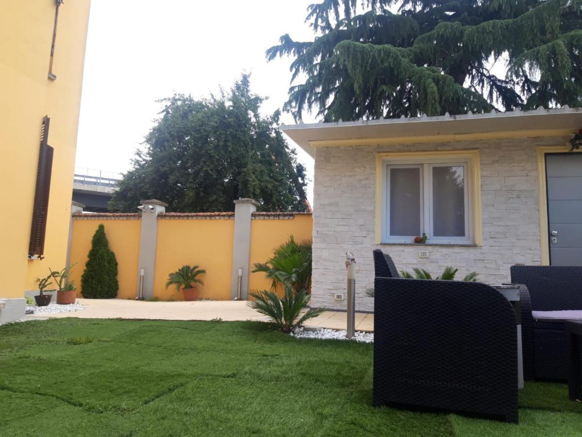 Exclusive Passion Rho Exterior foto